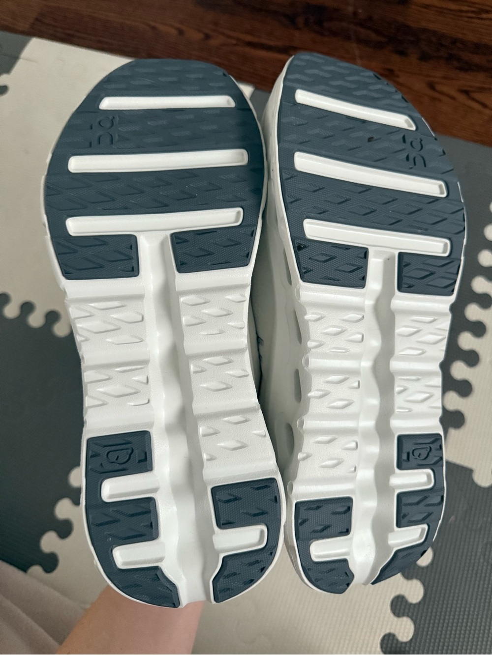 On Running Cloudtec Cloudace Men’s Running Shoes — White/Light Gray,brand new - Picture 2 of 2